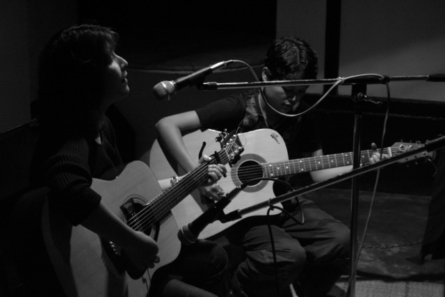 Gwyneth & Lolly performing at alt-space