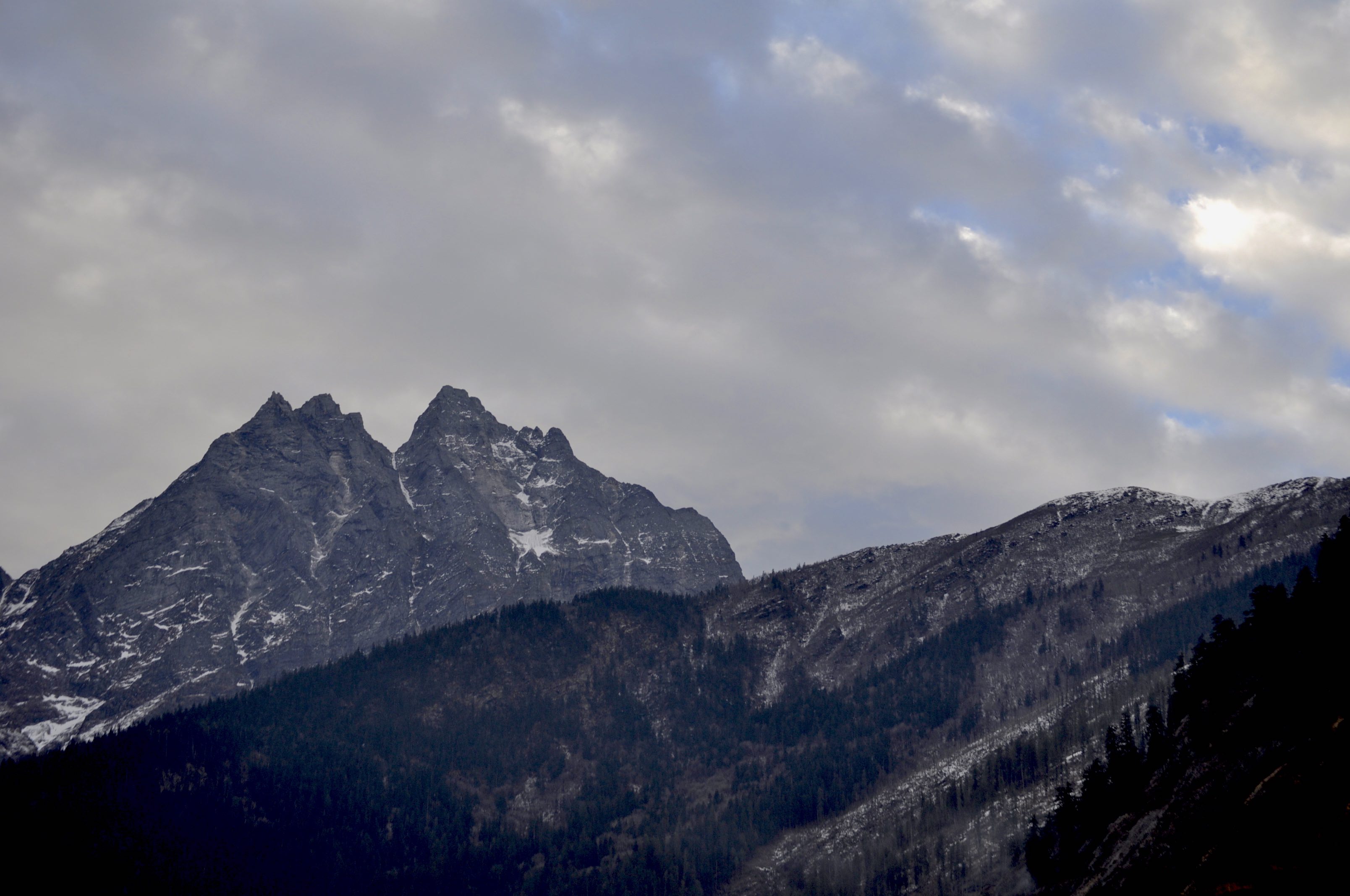 Lack of snow on high altitude peaks -- Nanda Devi Biosphere